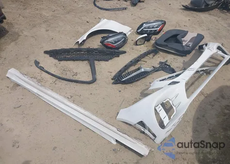 2019 Mercedes-Benz C 300 z USA, uszkodzony, nr VIN 55SWF8DB4KU282844